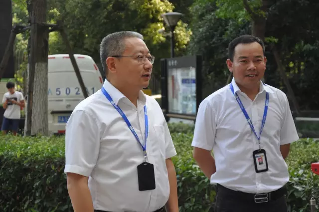 时搏网页版登录入口工会夏日送清凉在行动 集团总裁乔晓戈一行亲切慰问一线员工