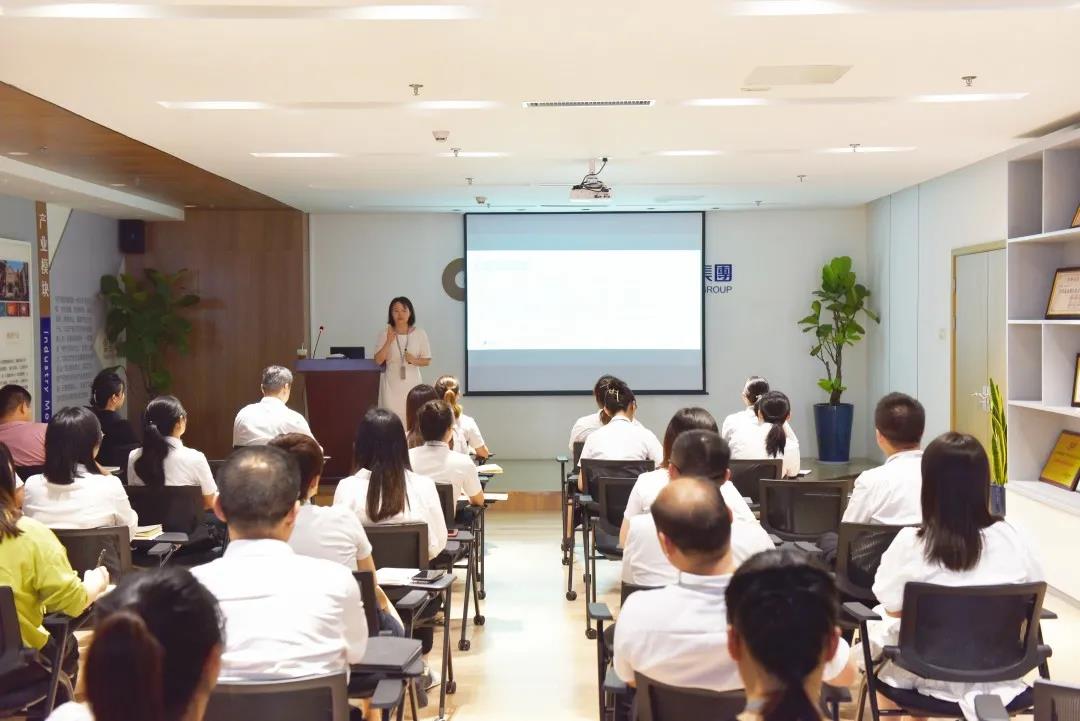 时搏网页版登录入口2021年度员工培训—职场商务接待礼仪专题圆满举行