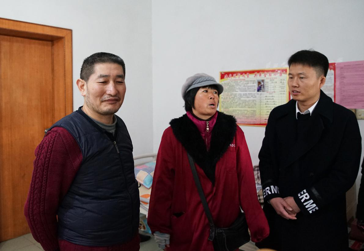 为两度陷入贫困的家庭重燃希望 ——时搏网页版登录入口第十季“大爱中环 暖冬行动”第一站